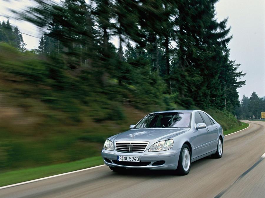  Mercedes-Benz S500 4Matic 2002 года  (фото 16 из 23)